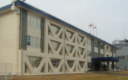 防衛省逸見庁舎
