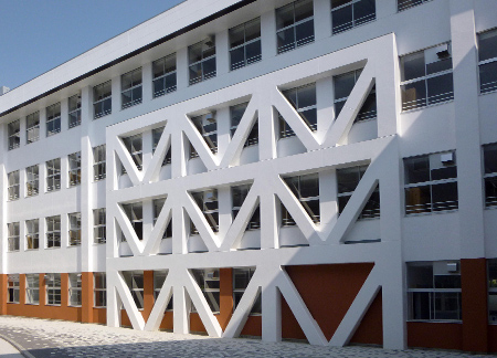 津山市津山東中学校校舎