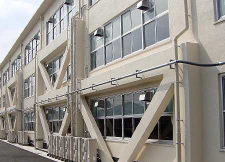 県立岡山東商業高校（普通教室棟）