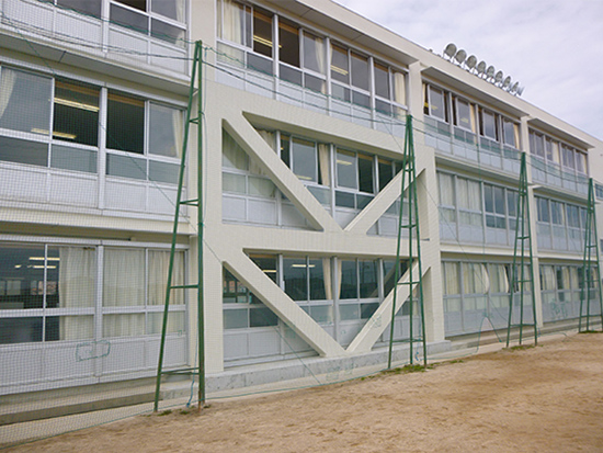 岡山市立竜操中学校校舎