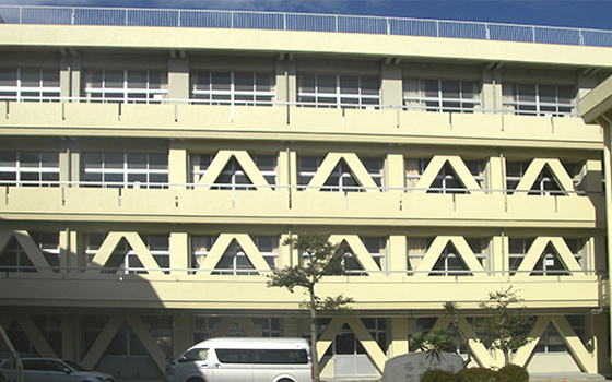 岡山市立芳泉中学校校舎