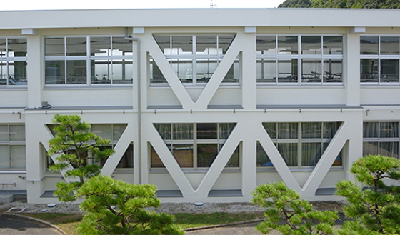 岡山県立笠岡工業高校教室棟及び記念館