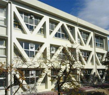 豊中市立南丘小学校校舎中館