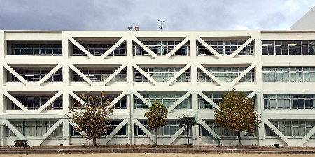 八尾市高美中学校校舎（１期）