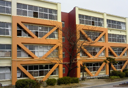八尾市立刑部小学校校舎