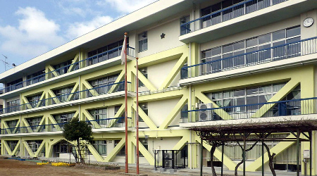 守口市立八雲東小学校校舎棟