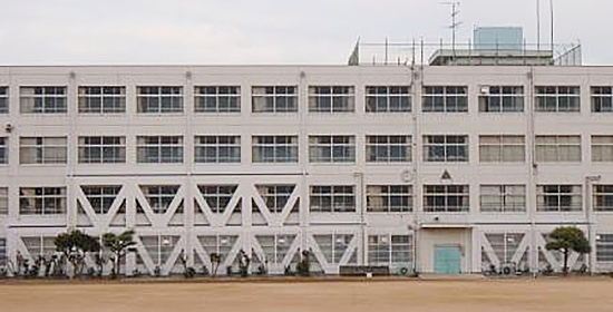 高槻市立冠小学校校舎