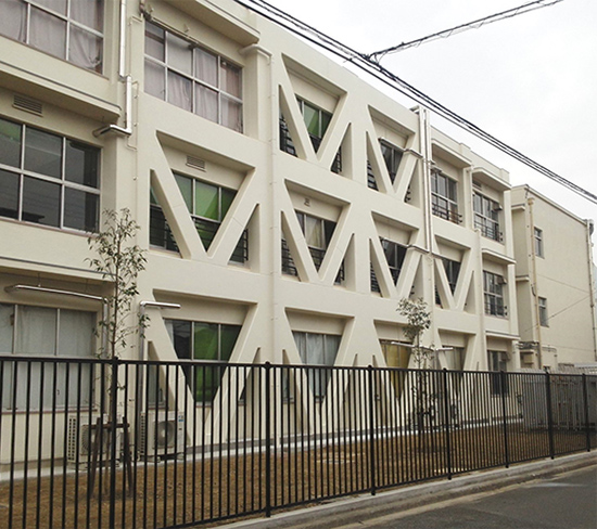 八尾市立志紀中学校校舎