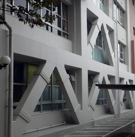 摂南大学寝屋川学舎５号館Ａ