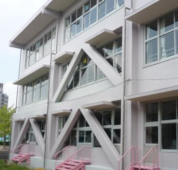 春日部市立粕壁小学校校舎（北側普通教室棟・渡り廊下棟）