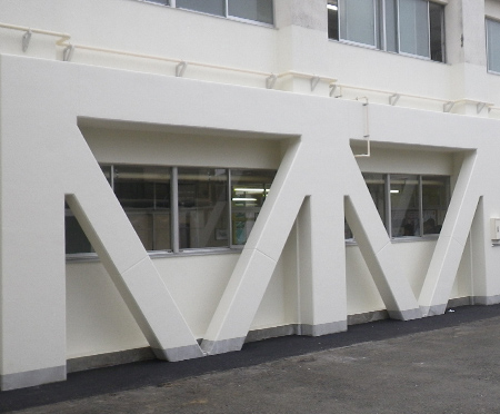 府中市立府中第四中学校校舎