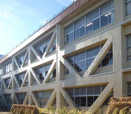 高岡市立万葉小学校